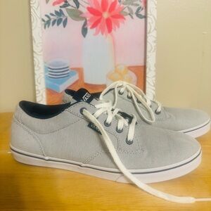 Vans Women's Atwood Classic Low Sneaker Blue White Stripe Size 8.5US Tennis Shoe